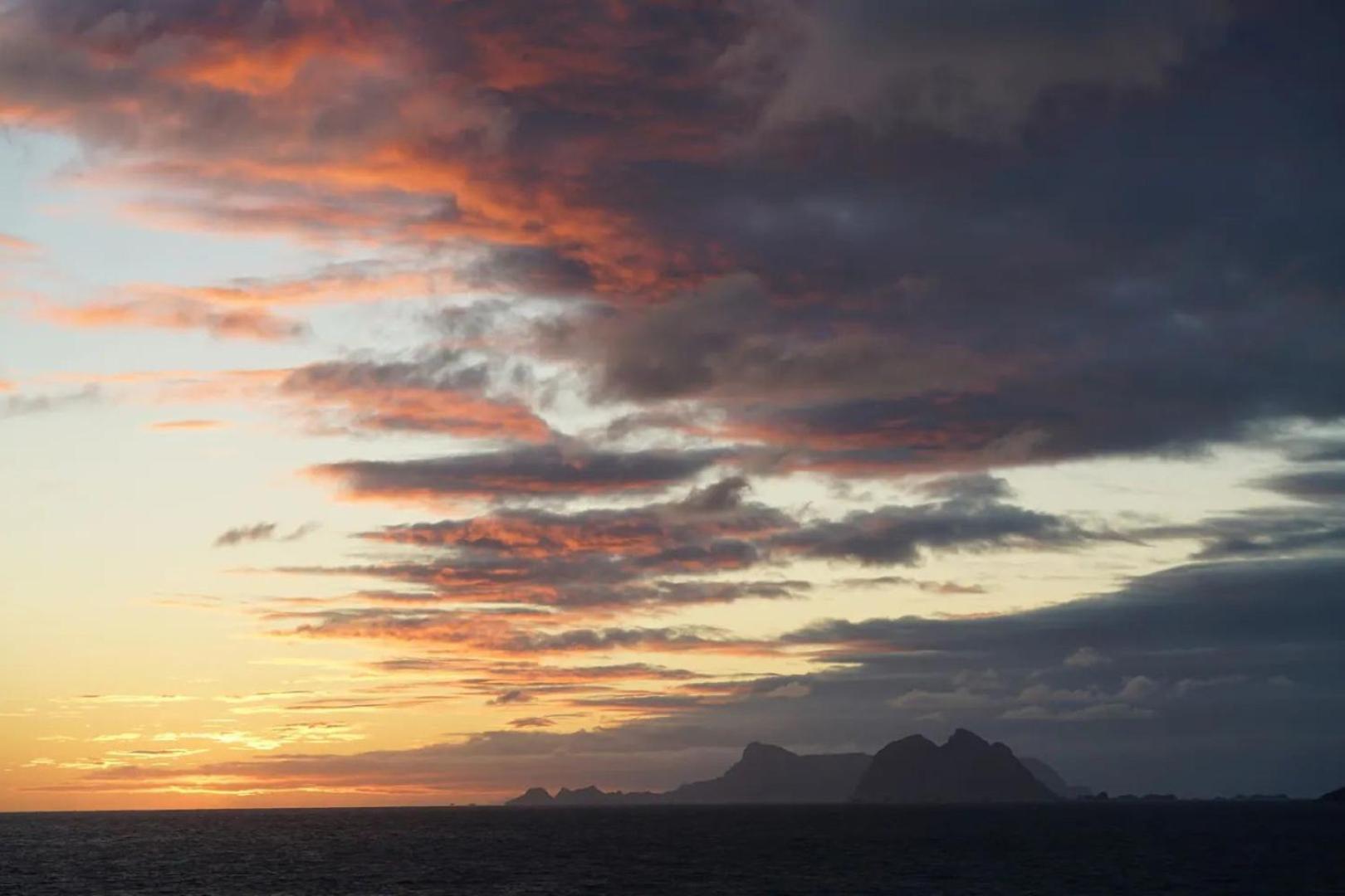 Lofoten Panoramic Luxury Home With Sauna モスケネス エクステリア 写真